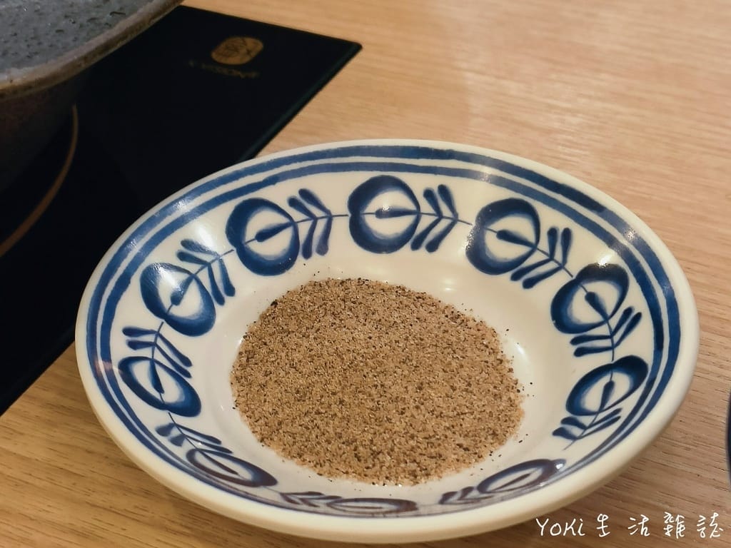 台中西區|丹閎鍋宵夜火鍋店、口碑必點蒜爆蛤蠣去骨嫩雞腿鍋~ - 第19張圖 丹閎鍋 蒜爆蛤蠣去骨嫩雞腿鍋