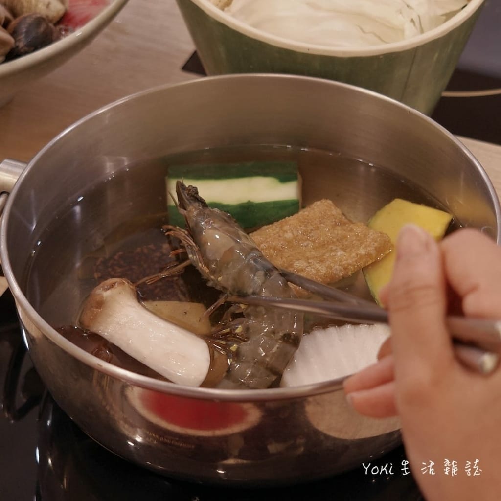 台中西區|丹閎鍋宵夜火鍋店、口碑必點蒜爆蛤蠣去骨嫩雞腿鍋~ - 第24張圖 丹閎鍋 海鮮總匯鍋