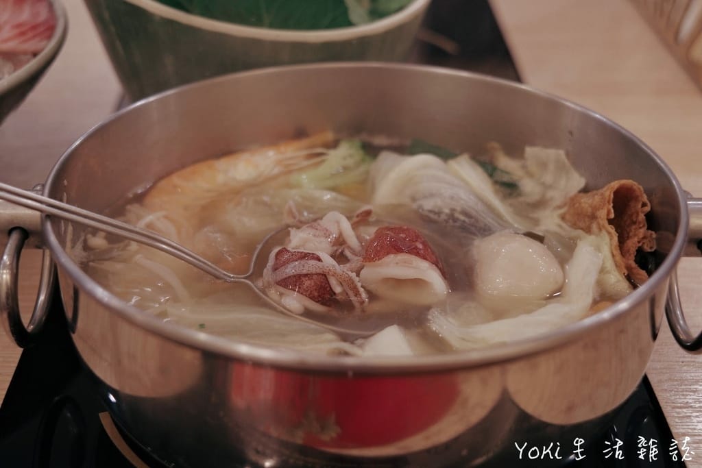 台中西區|丹閎鍋宵夜火鍋店、口碑必點蒜爆蛤蠣去骨嫩雞腿鍋~ - 第23張圖 丹閎鍋 海鮮總匯鍋