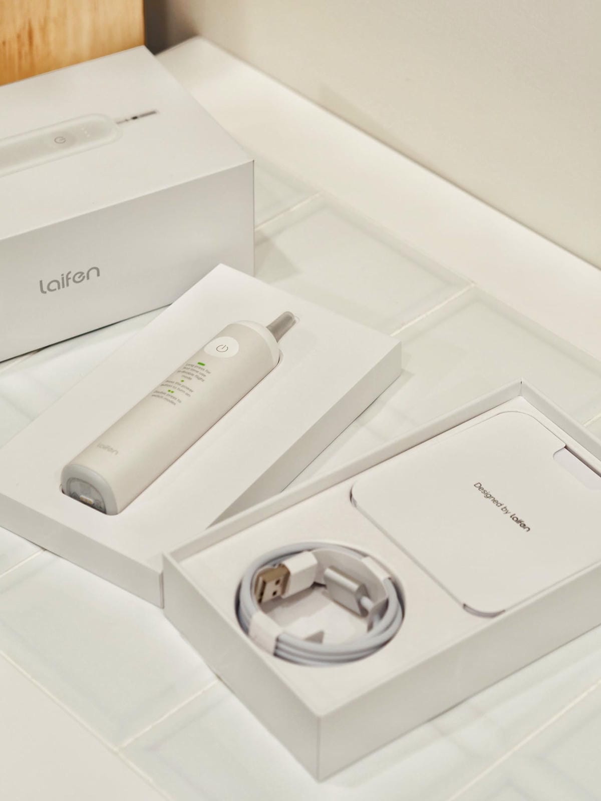 美型電動牙刷推薦｜思維寶藍科技徠芬Laifen WAVE掃震電動牙刷，顏值與性能兼備