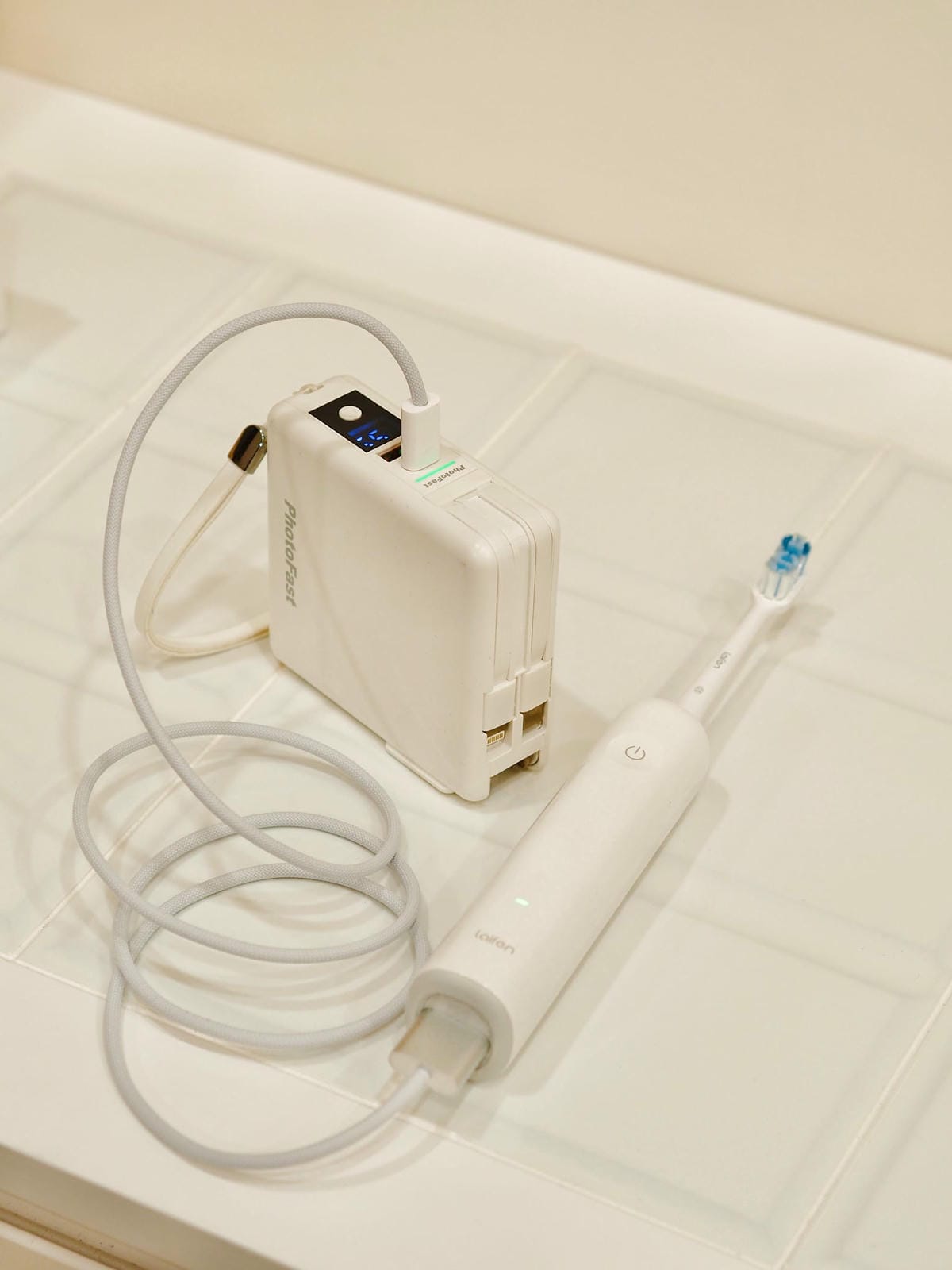 美型電動牙刷推薦｜思維寶藍科技徠芬Laifen WAVE掃震電動牙刷，顏值與性能兼備